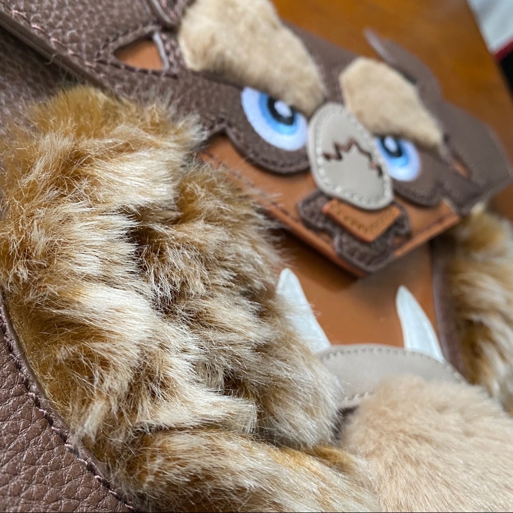 Nwot Danielle Nicole Disney Beast Clutch - image 6